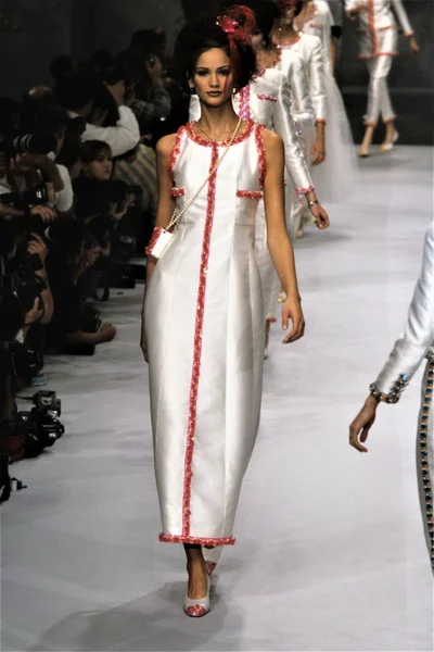 Look 180
